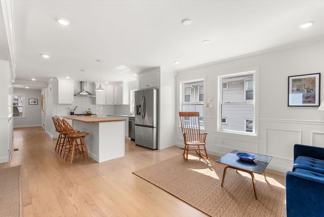 21 Bradford Rd 21, Watertown, MA 02472