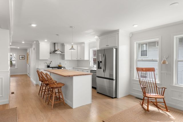 21 Bradford Rd 21, Watertown, MA 02472