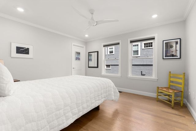 21 Bradford Rd 21, Watertown, MA 02472