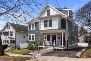 21 Bradford Rd 21, Watertown, MA 02472