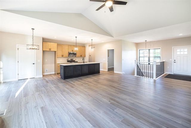 369 Drumlin Loop, Ripon, WI 54971