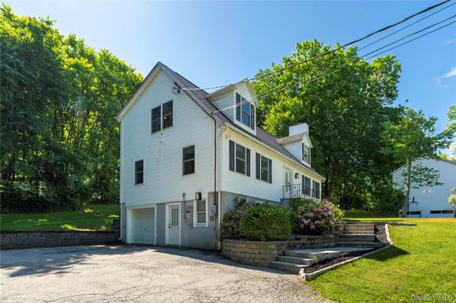 22 Elm Road, Lake Peekskill, NY 10537