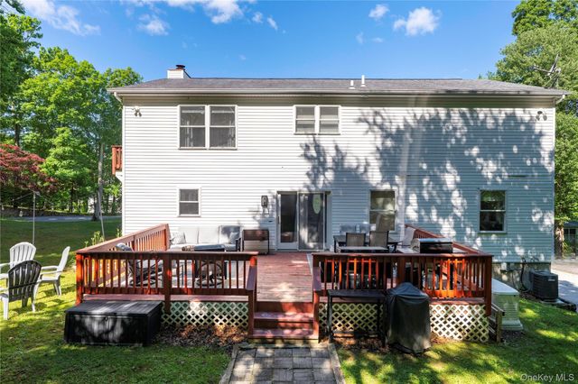 22 Elm Road, Lake Peekskill, NY 10537