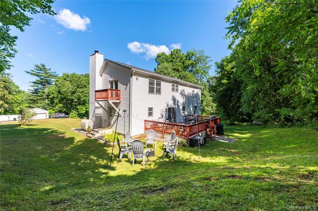 22 Elm Road, Lake Peekskill, NY 10537