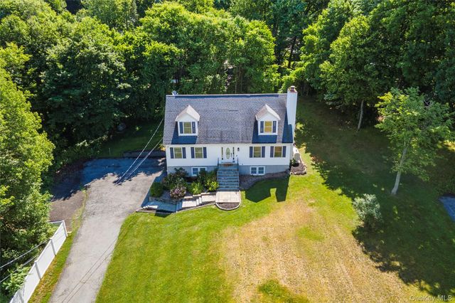22 Elm Road, Lake Peekskill, NY 10537