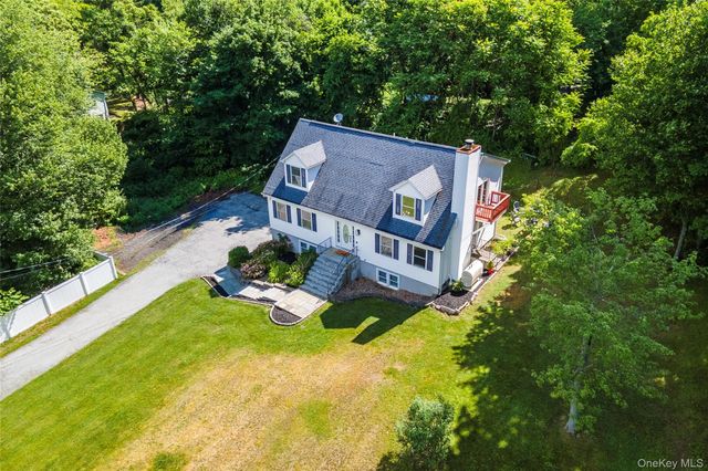 22 Elm Road, Lake Peekskill, NY 10537