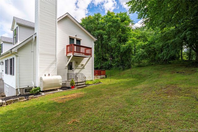 22 Elm Road, Lake Peekskill, NY 10537