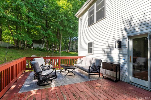 22 Elm Road, Lake Peekskill, NY 10537