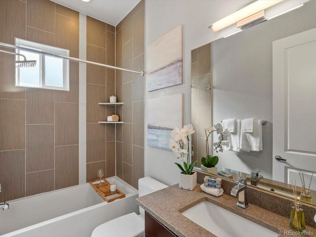 3132 W 19th Ave 3, Denver, CO 80204