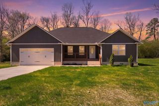 317 Creekside Drive, Albertville, AL 35950
