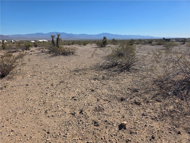 2628 S Chiricahua Road, Golden Valley, AZ 86413