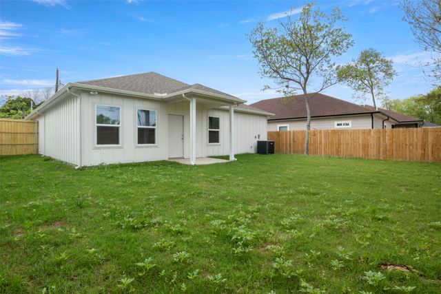 1542 Caldwell Street, Dallas, TX 75223