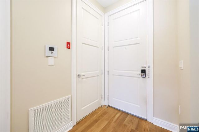 15 Somerset Lane B405, Edgewater, NJ 07020