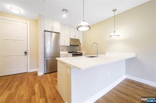 15 Somerset Lane B405, Edgewater, NJ 07020