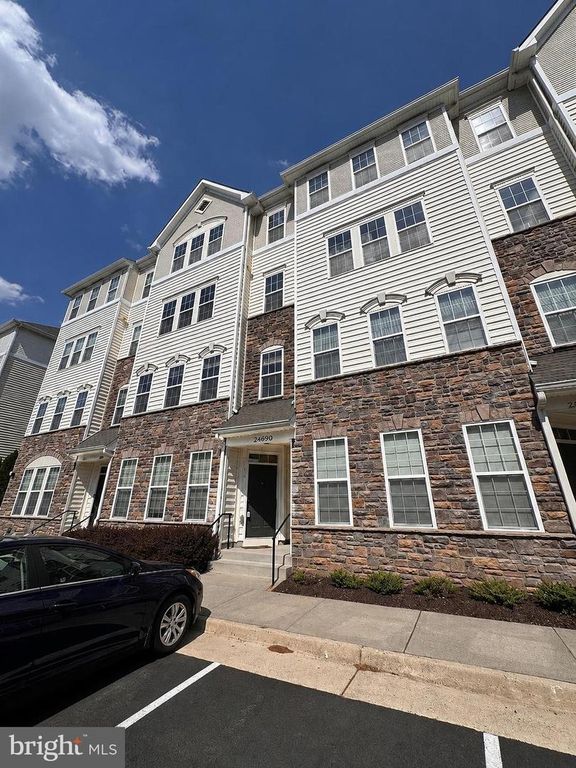 24690 BYRNE MEADOW SQ, Aldie, VA 20105