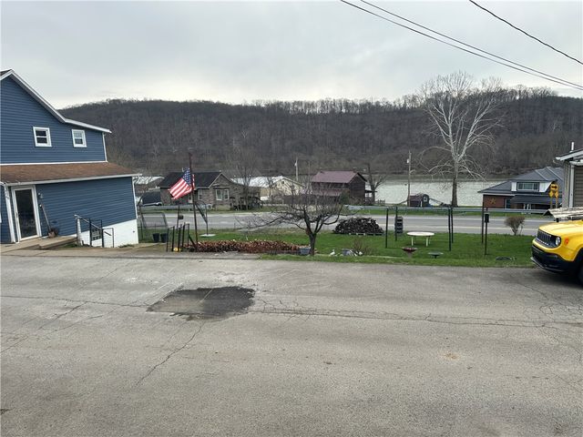 111 Center St, East Bethlehem, PA 15348