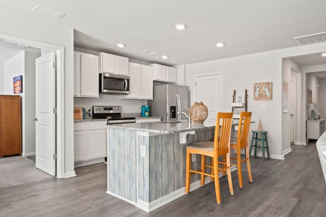 615 Norwich Ln., Myrtle Beach, SC 29588