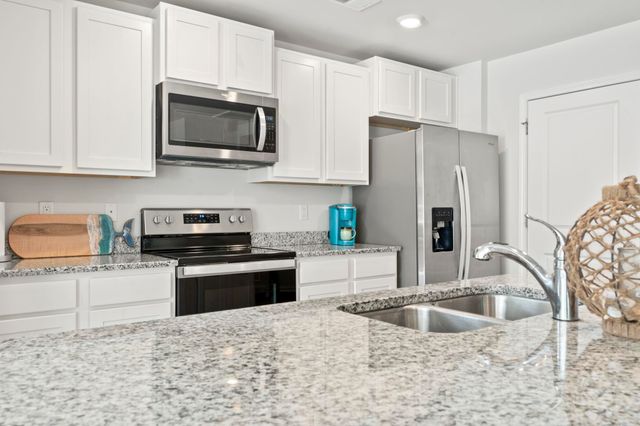 615 Norwich Ln., Myrtle Beach, SC 29588