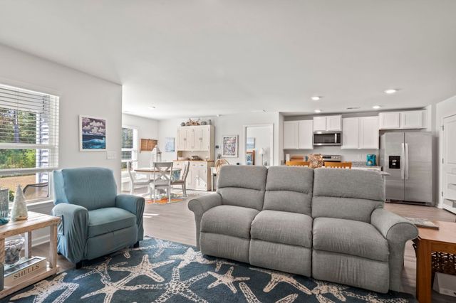 615 Norwich Ln., Myrtle Beach, SC 29588