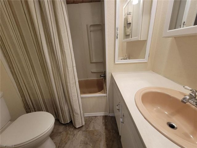 207 Lantern LN, North Fort Myers, FL 33917