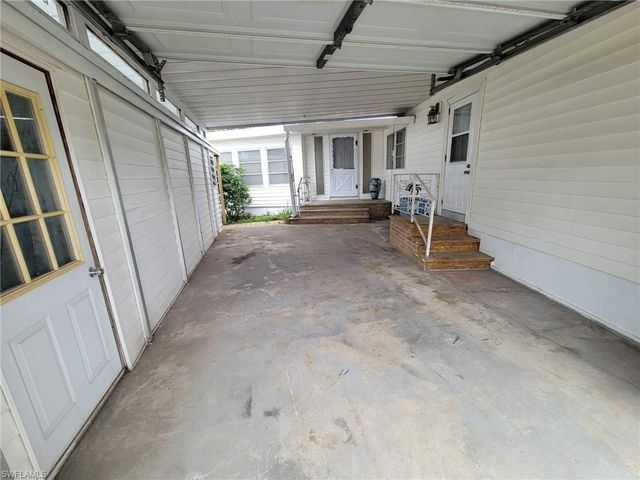 207 Lantern LN, North Fort Myers, FL 33917