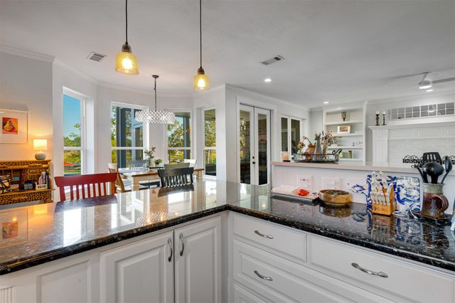 2001 Rose Pointe, Athens, TX 75752