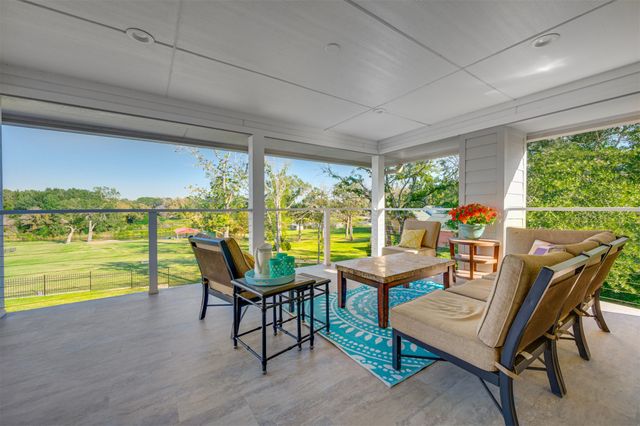 2001 Rose Pointe, Athens, TX 75752