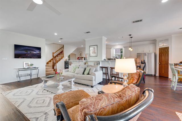 2001 Rose Pointe, Athens, TX 75752