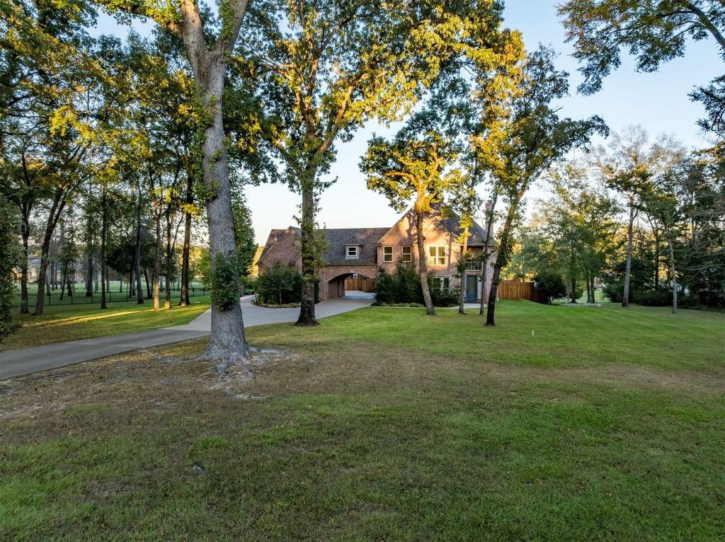 2001 Rose Pointe, Athens, TX 75752