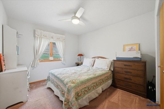 1129 FOOTHILLS RD, Sturgis, SD 57785