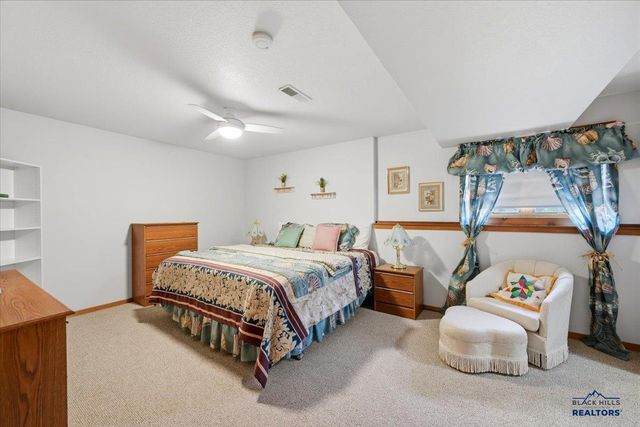 1129 FOOTHILLS RD, Sturgis, SD 57785