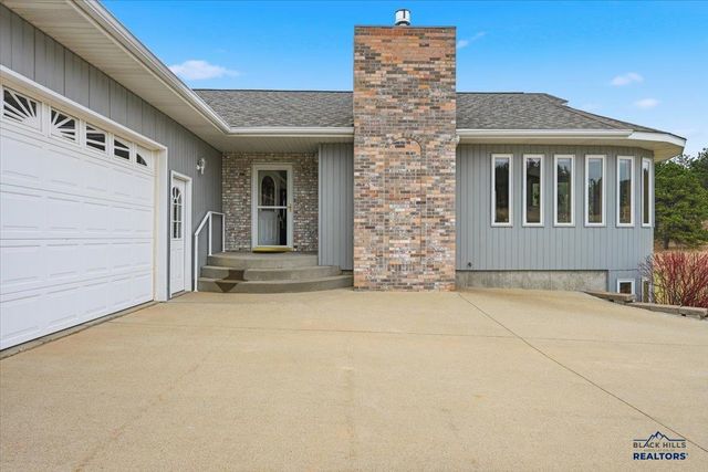 1129 FOOTHILLS RD, Sturgis, SD 57785