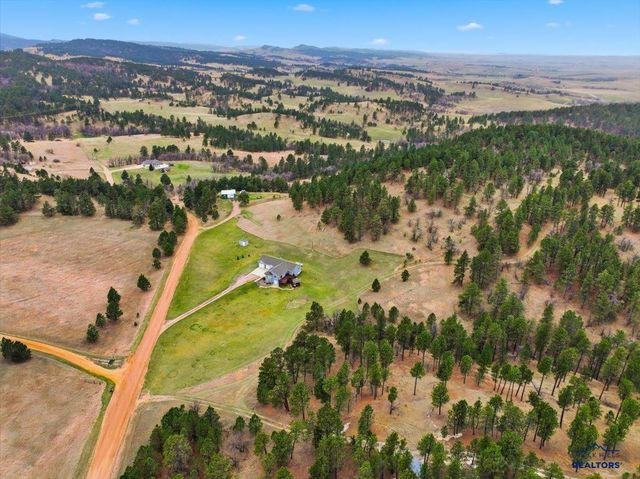 1129 FOOTHILLS RD, Sturgis, SD 57785