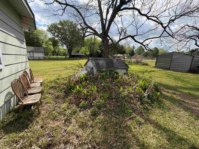 609 Walnut St, Mineola, TX 75773