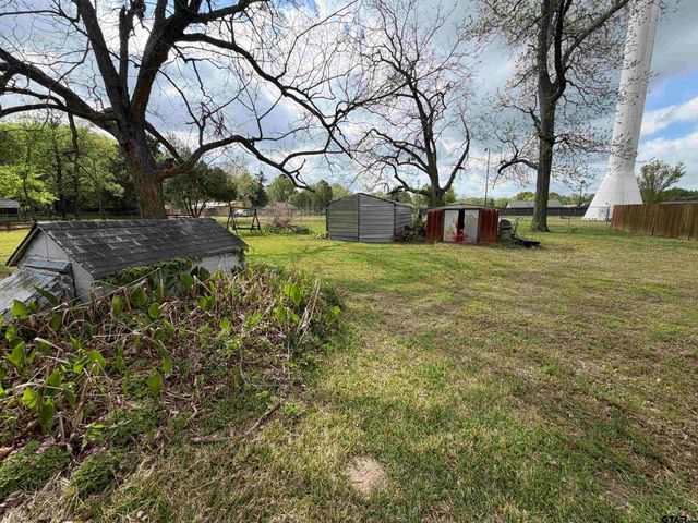 609 Walnut St, Mineola, TX 75773