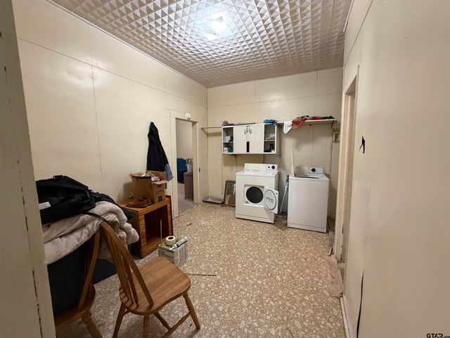 609 Walnut St, Mineola, TX 75773