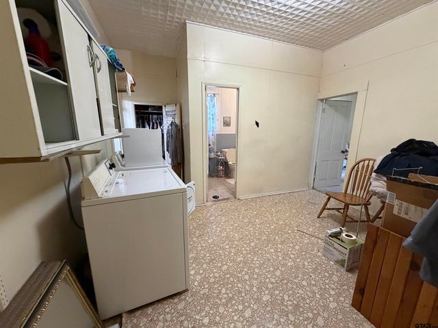 609 Walnut St, Mineola, TX 75773