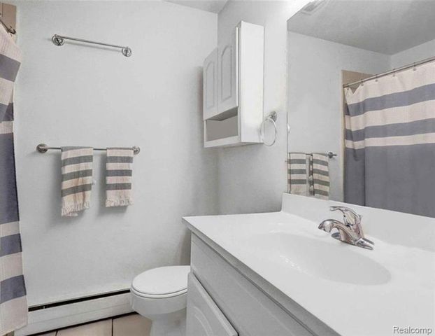 721 W Maple Road, Clawson, MI 48017