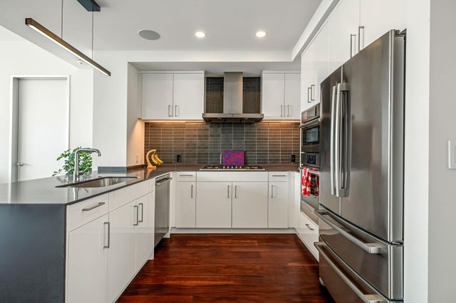 301 West Ave 2009, Austin, TX 78701