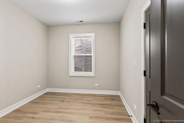 4932 S Champlain Avenue, Chicago, IL 60615