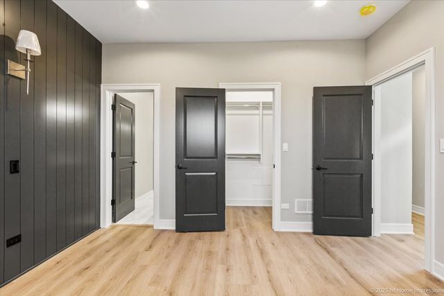 4932 S Champlain Avenue, Chicago, IL 60615