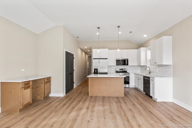 4932 S Champlain Avenue, Chicago, IL 60615