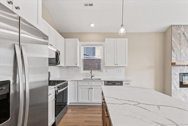 4932 S Champlain Avenue, Chicago, IL 60615