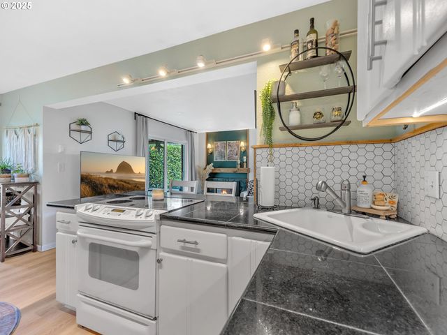 344 Ne SKIPANON Dr 344, Warrenton, OR 97146