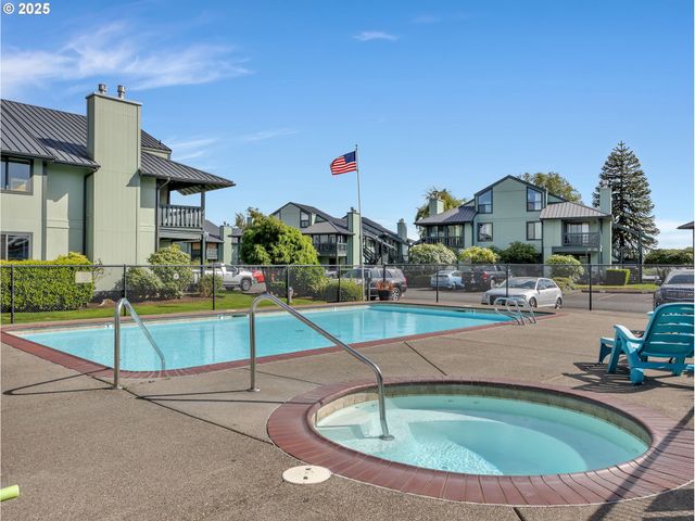 344 Ne SKIPANON Dr 344, Warrenton, OR 97146