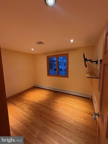 1040 INDIANA AVE, Trenton, NJ 08638
