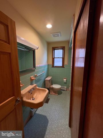 1040 INDIANA AVE, Trenton, NJ 08638