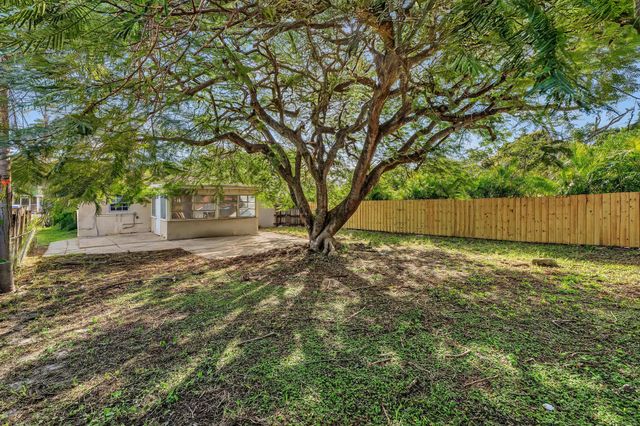 811 N B Street, Lake Worth Beach, FL 33460