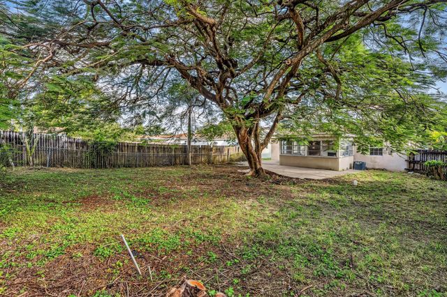 811 N B Street, Lake Worth Beach, FL 33460
