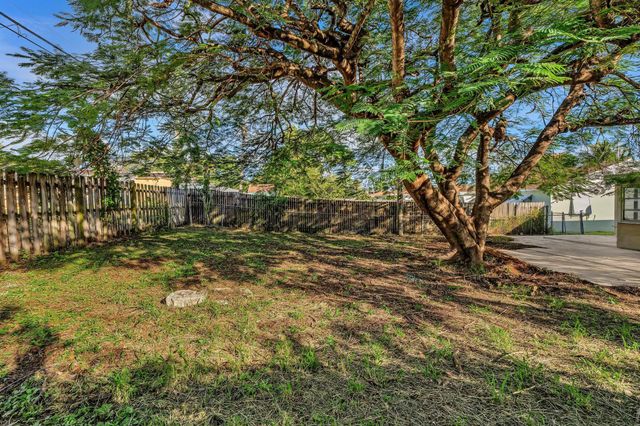 811 N B Street, Lake Worth Beach, FL 33460